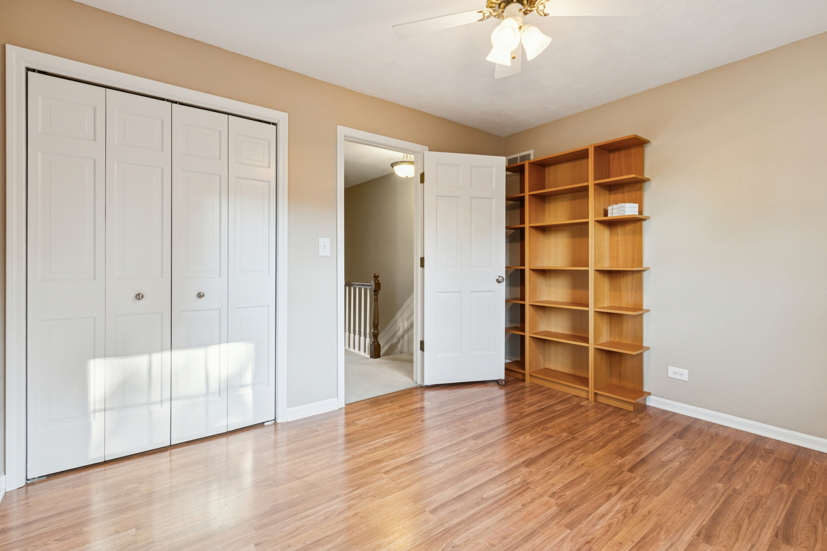 1940 Chippewa Drive, Wheaton, IL 60189