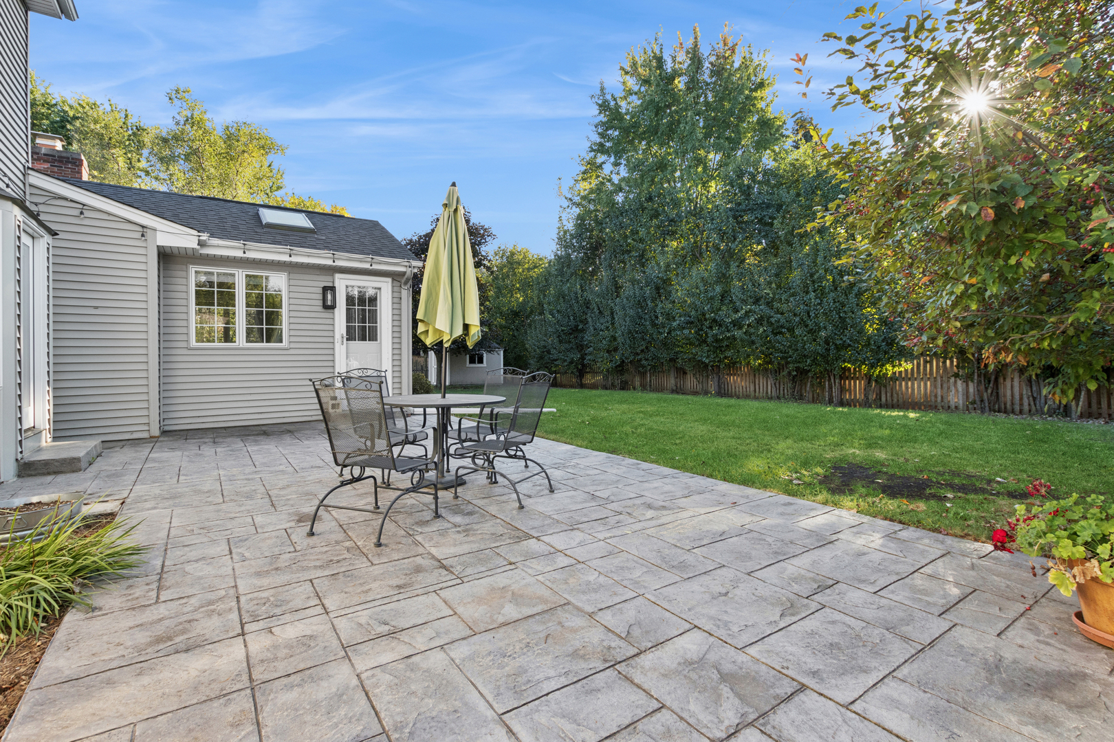 1940 Chippewa Drive, Wheaton, IL 60189