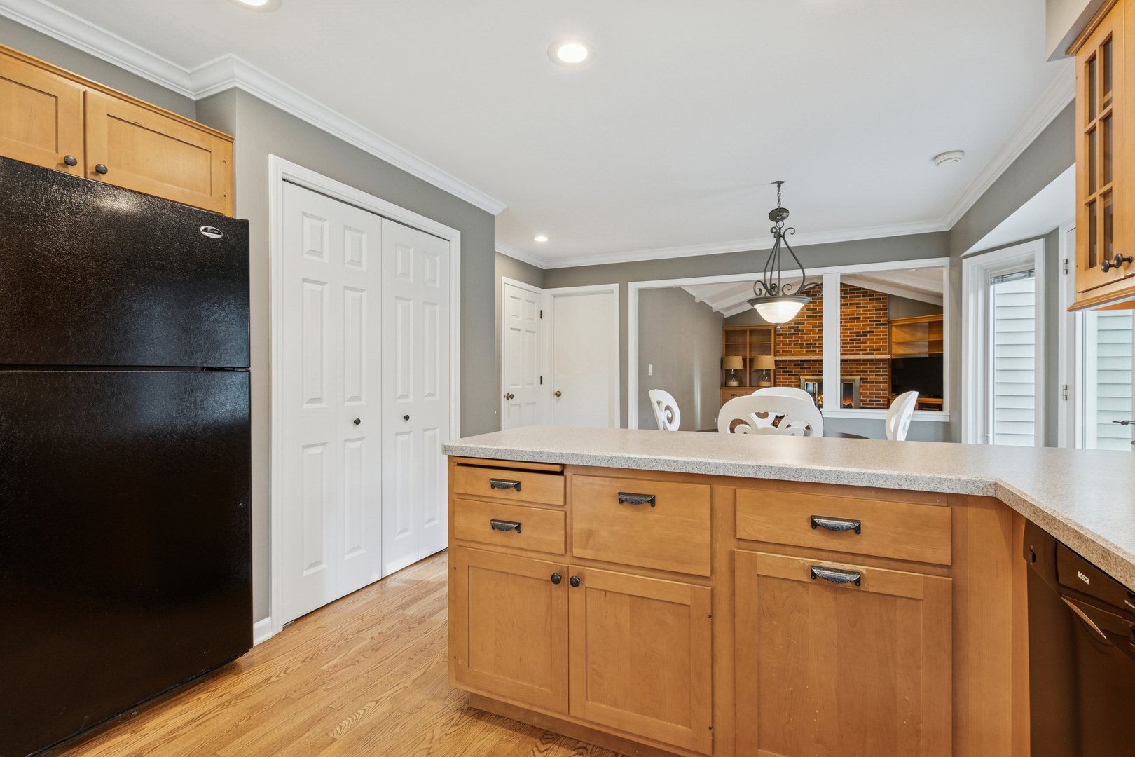 1940 Chippewa Drive, Wheaton, IL 60189