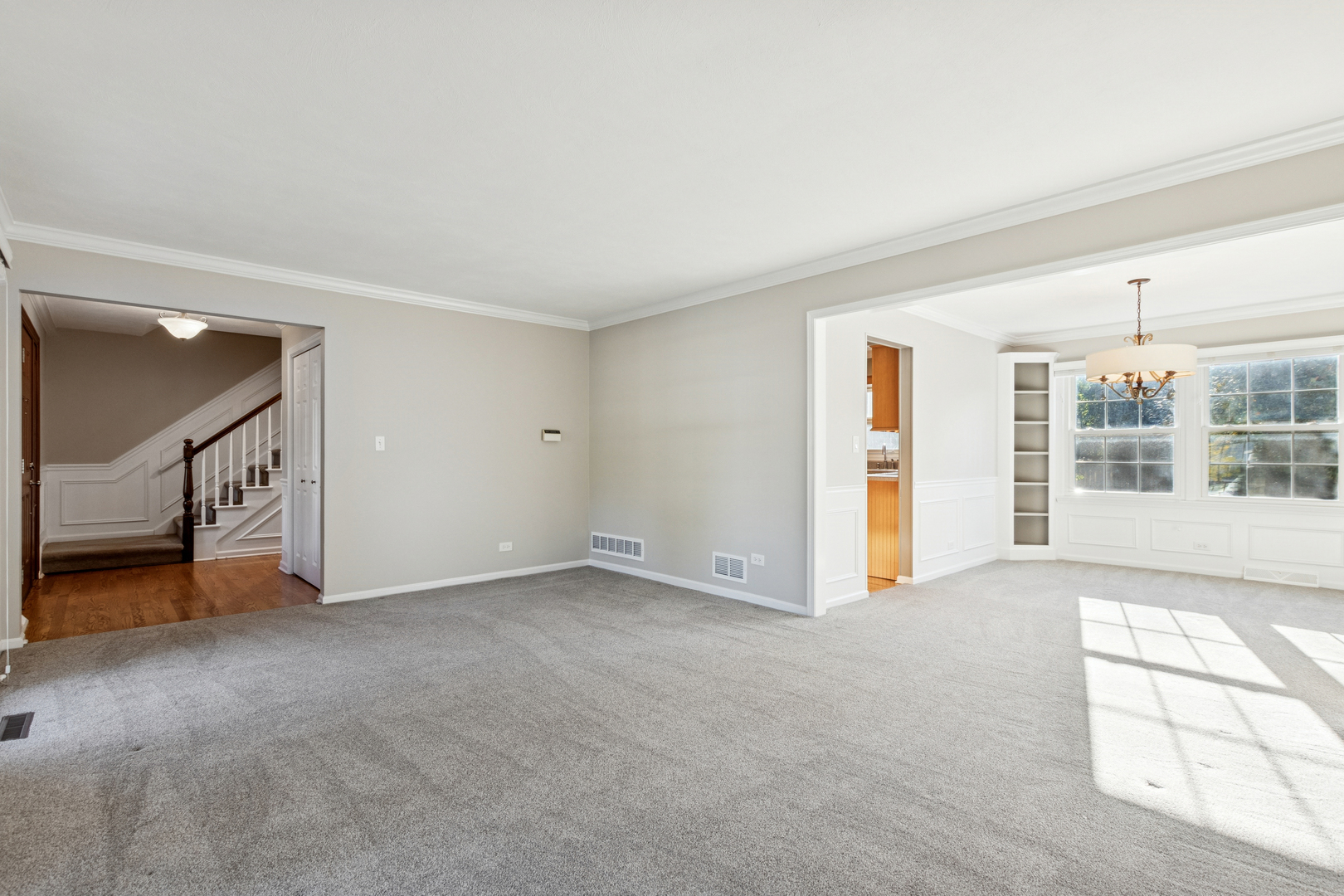 1940 Chippewa Drive, Wheaton, IL 60189