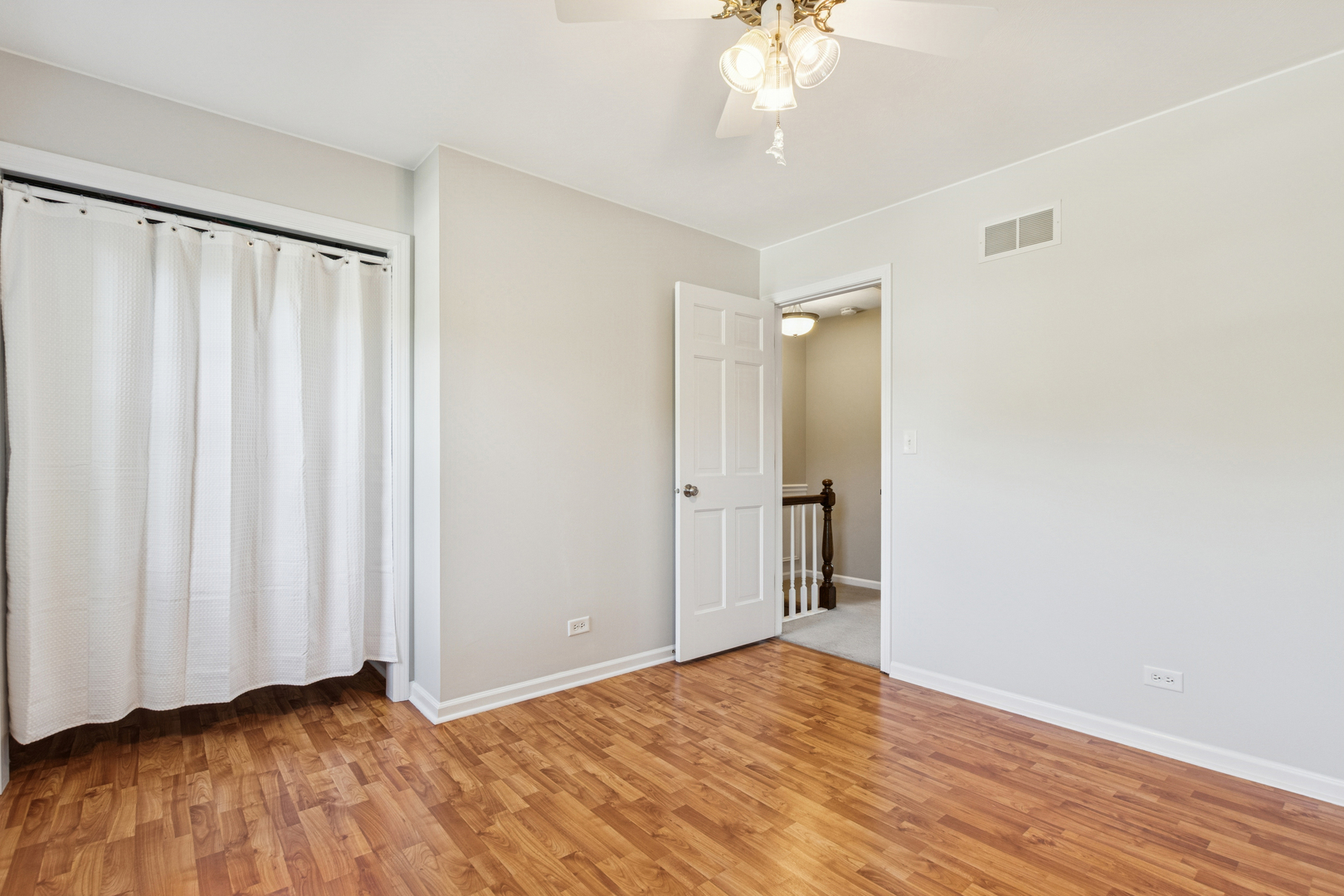 1940 Chippewa Drive, Wheaton, IL 60189