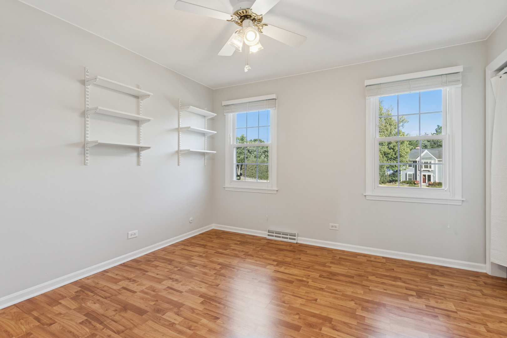 1940 Chippewa Drive, Wheaton, IL 60189