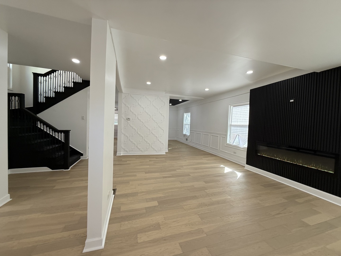 17 N Lotus Avenue, Chicago, IL 60644