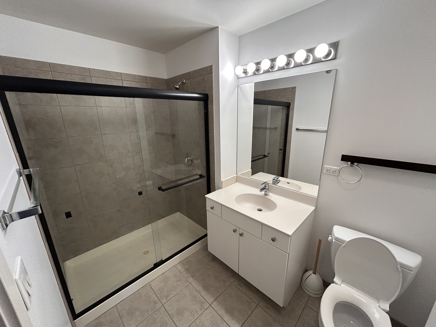 235 W Van Buren Street #2416, Chicago, IL 60607