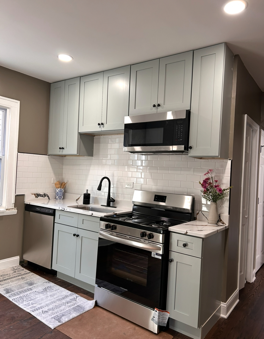 10813 S Eggleston Avenue, Chicago, IL 60628