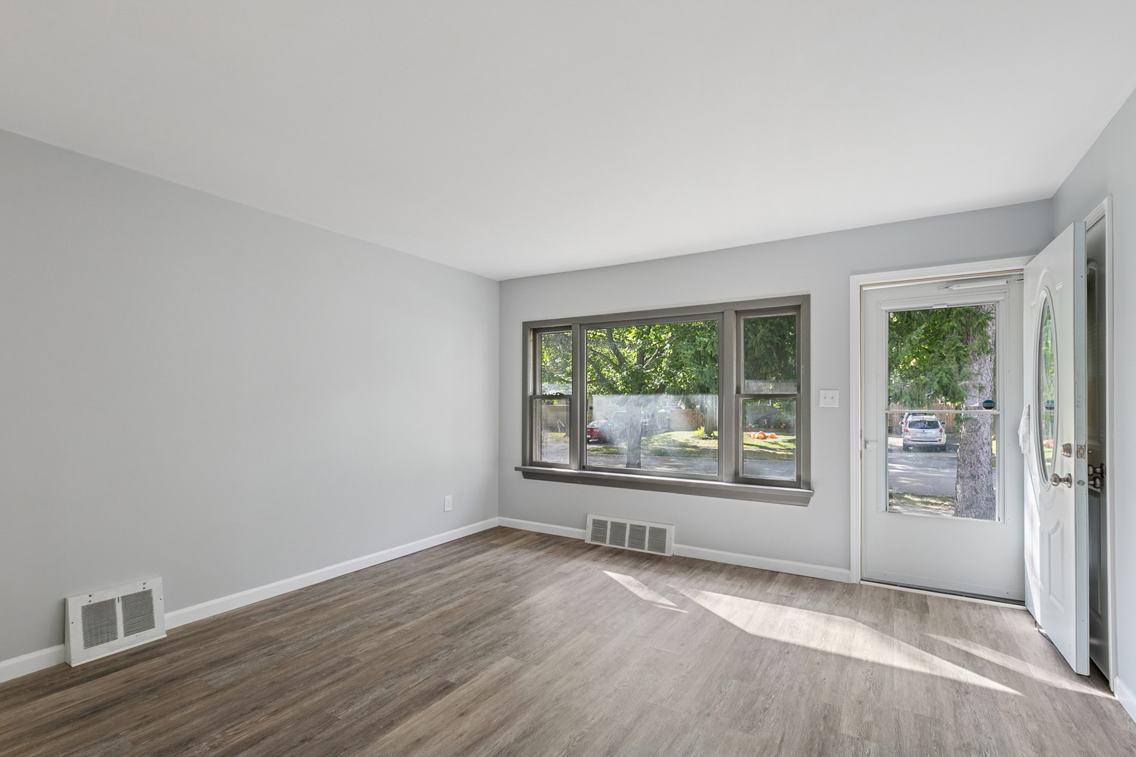 1913 Chippewa Road, Waukegan, IL 60087