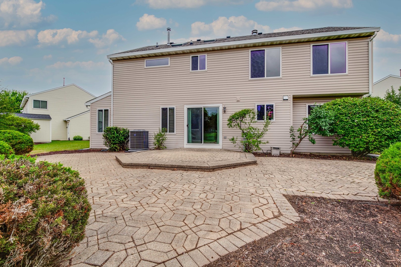 17781 W ELSBURY Street, Gurnee, IL 60031