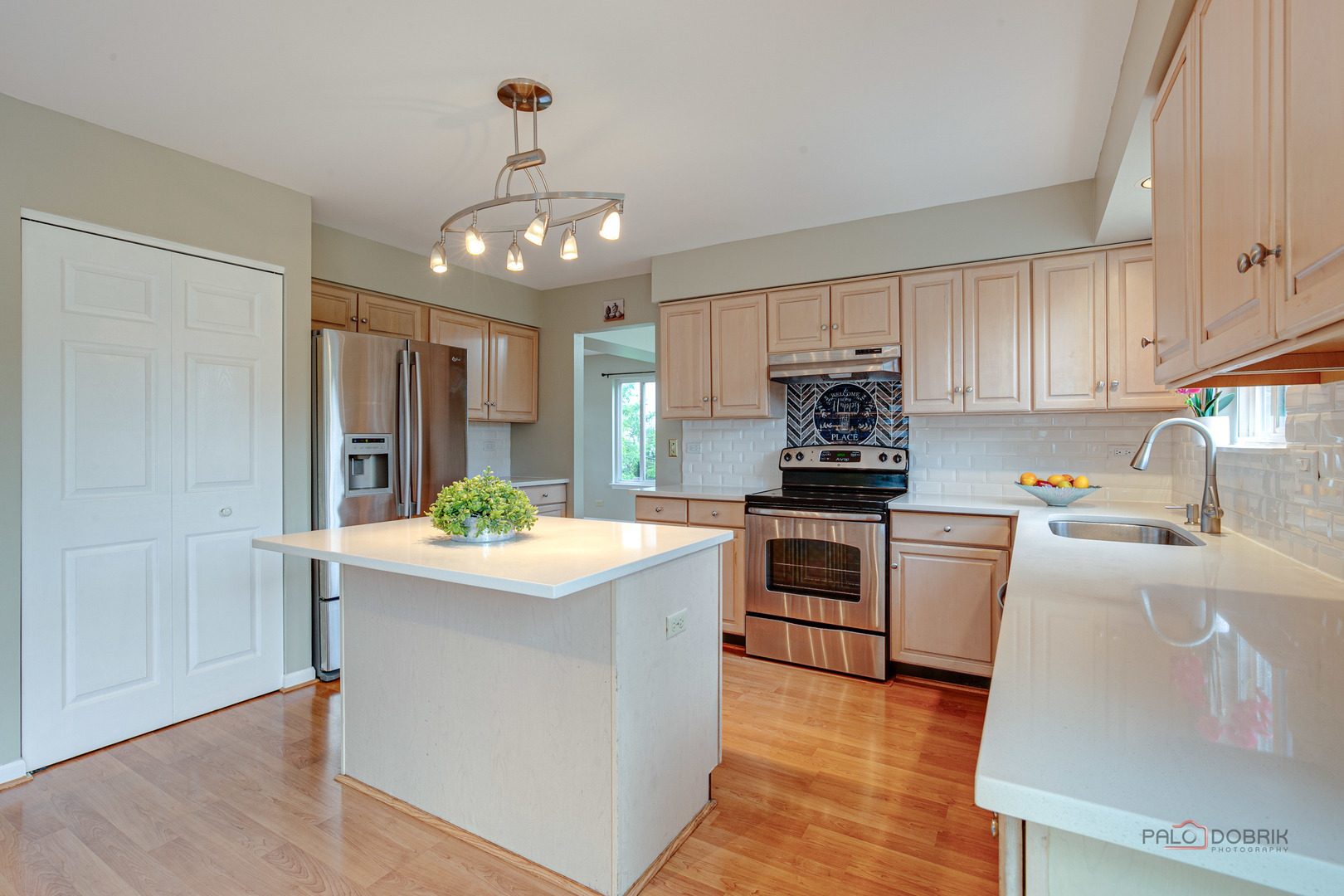 17781 W ELSBURY Street, Gurnee, IL 60031