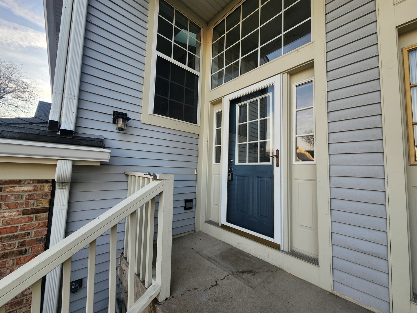 2650 S Embers Lane, Arlington Heights, IL 60005