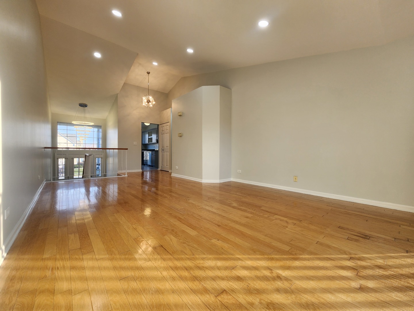 2650 S Embers Lane, Arlington Heights, IL 60005