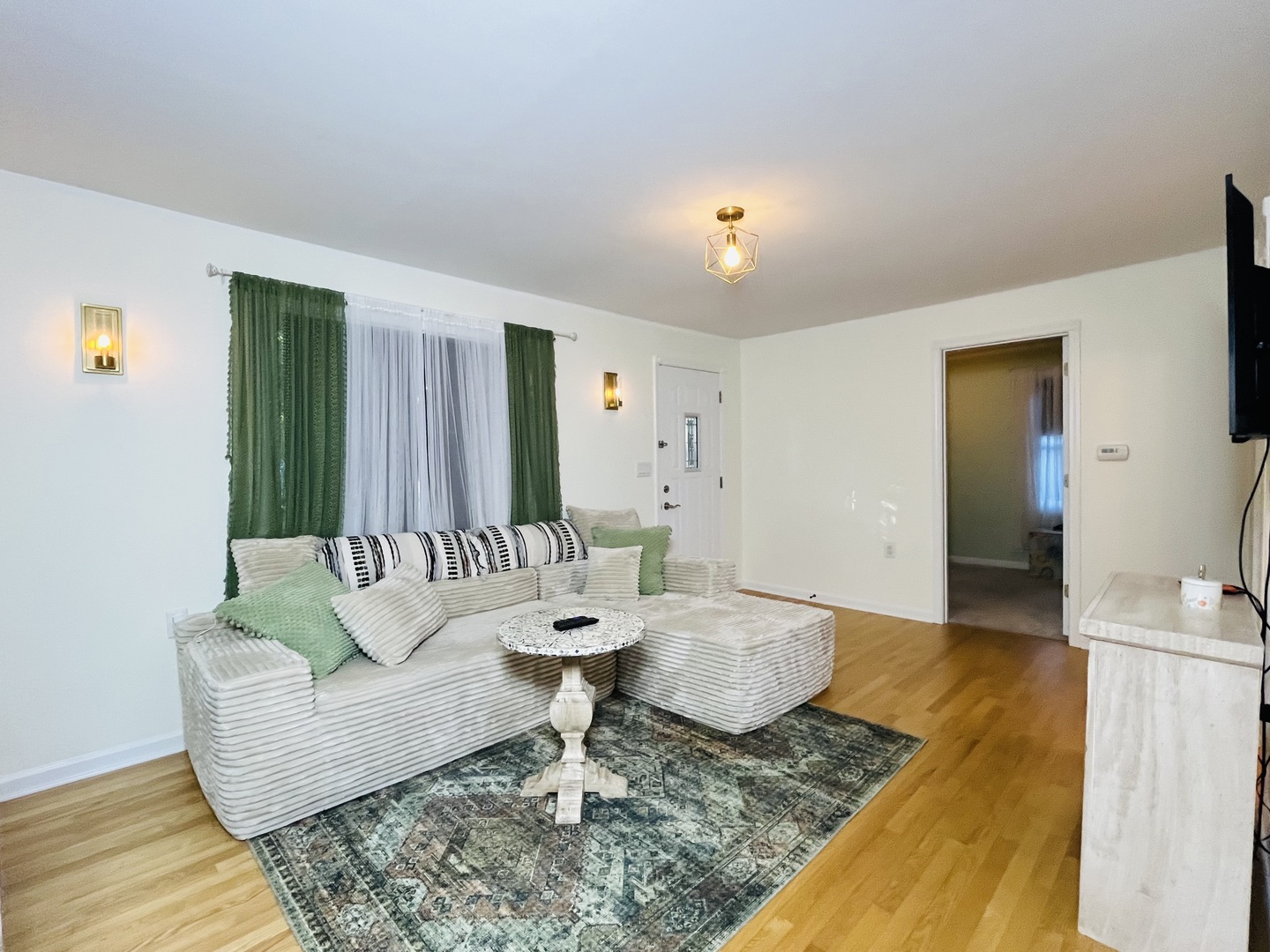 6204 Hillcrest Road, Cary, IL 60013