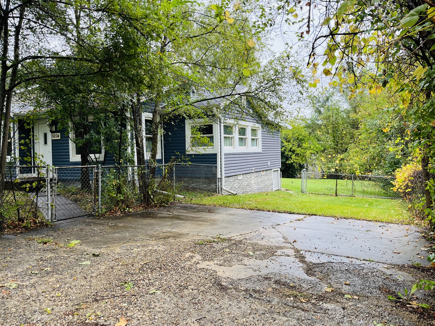 6204 Hillcrest Road, Cary, IL 60013