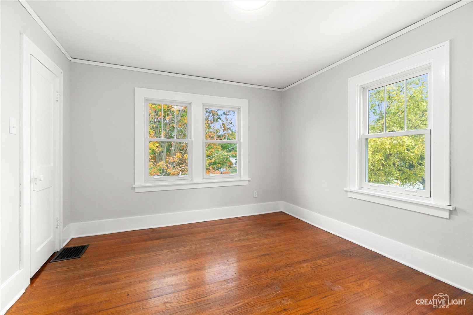 516 E Willow Avenue, Wheaton, IL 60187