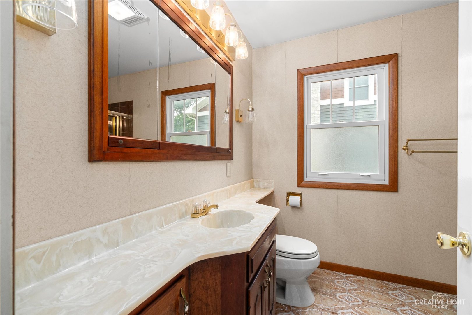 516 E Willow Avenue, Wheaton, IL 60187