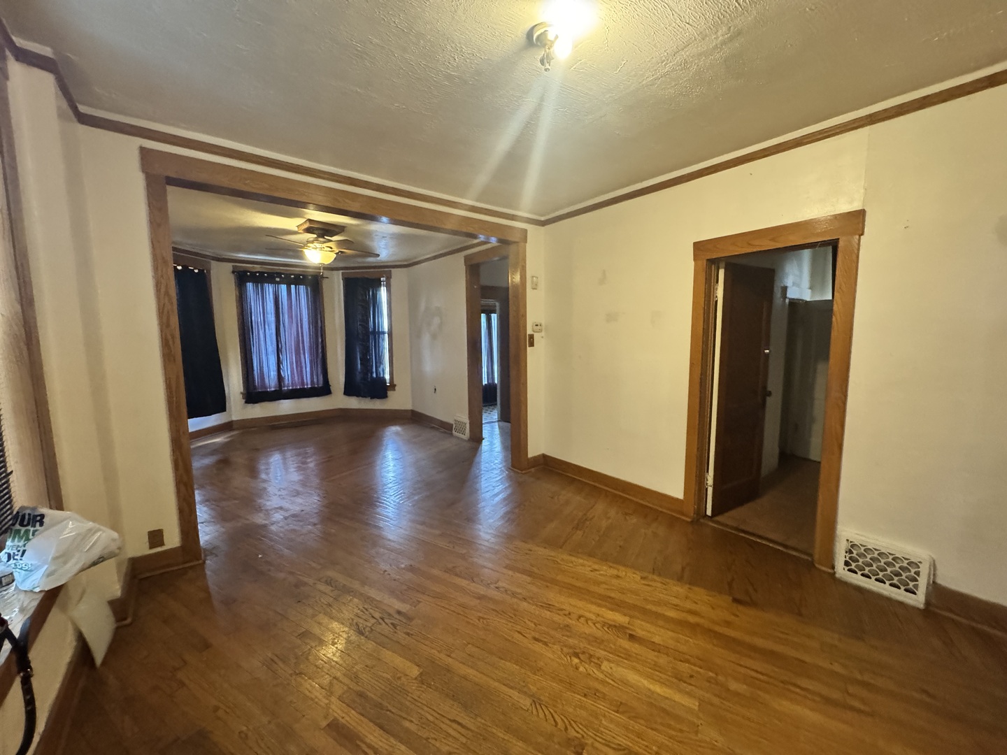 5246 W Congress Parkway, Chicago, IL 60644