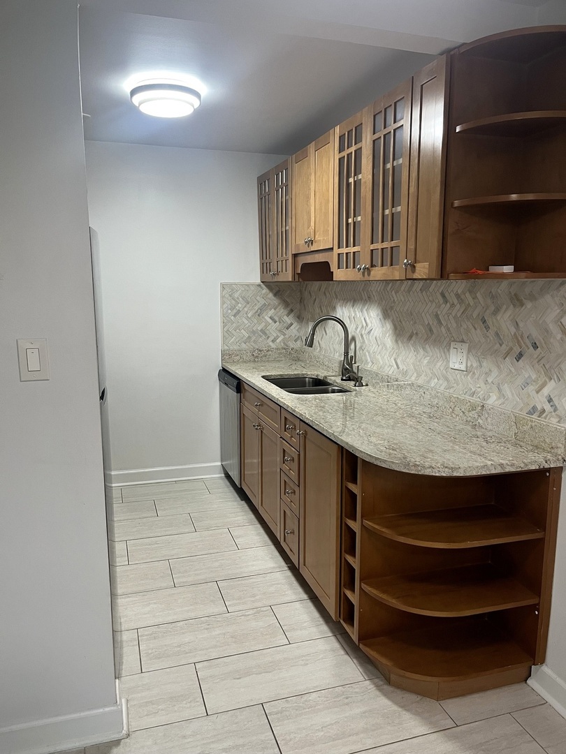 10B E Dundee Quarter Drive #301, Palatine, IL 60074