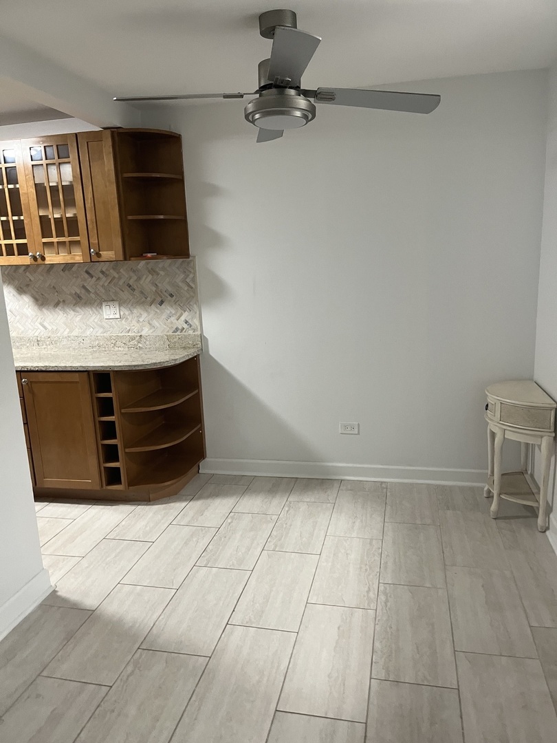 10B E Dundee Quarter Drive #301, Palatine, IL 60074