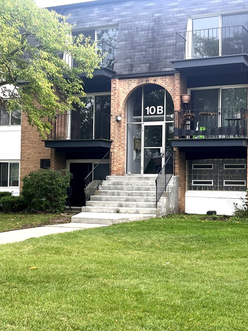 10B E Dundee Quarter Drive #301, Palatine, IL 60074