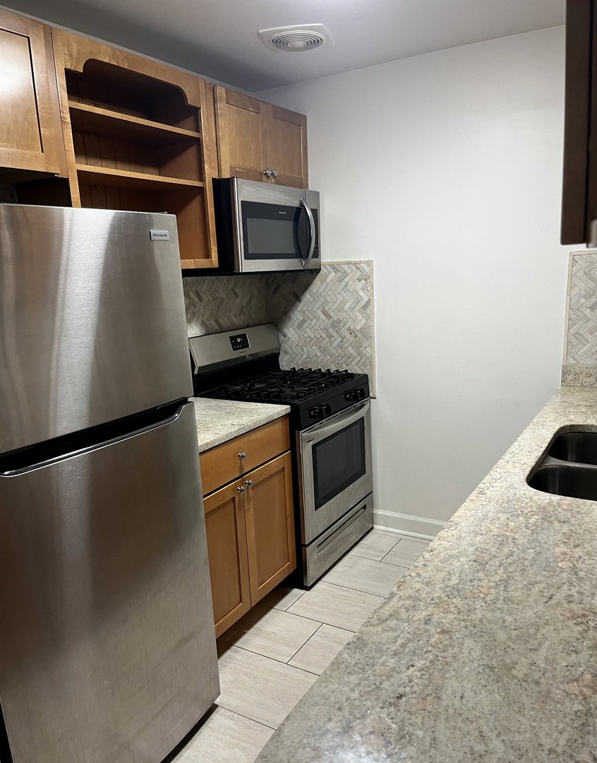 10B E Dundee Quarter Drive #301, Palatine, IL 60074