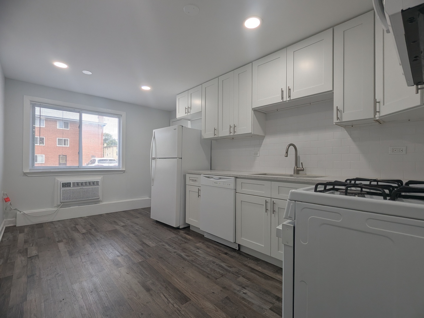 287 8th Street, Wheeling, IL 60090