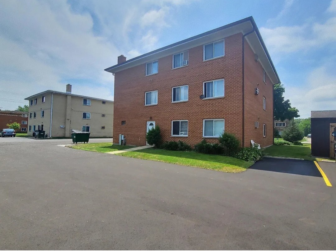 287 8th Street, Wheeling, IL 60090