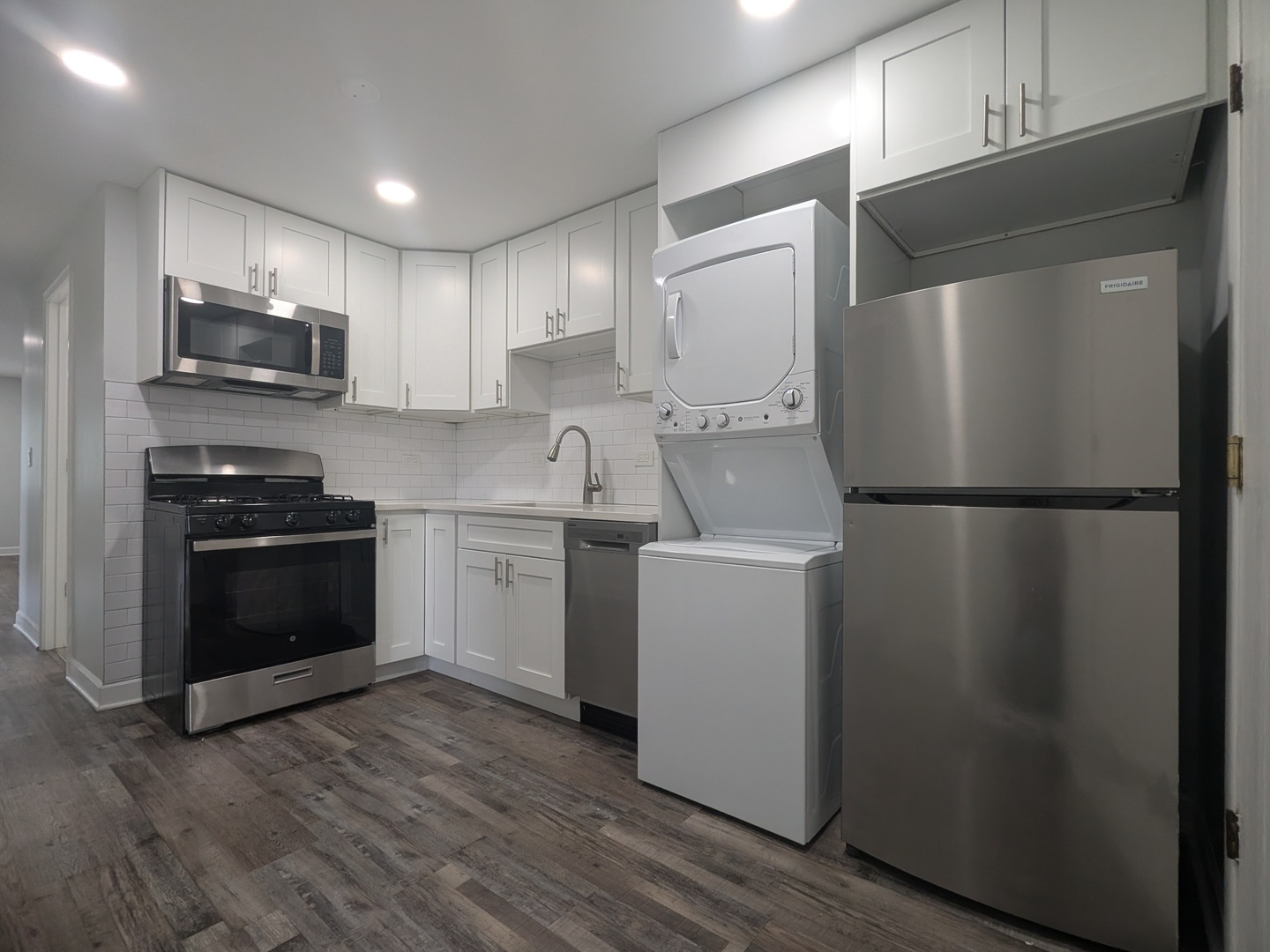 287 8th Street, Wheeling, IL 60090