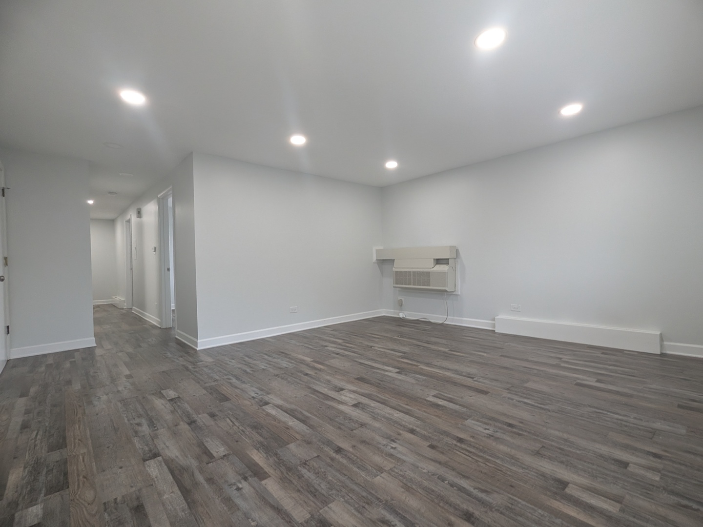 287 8th Street, Wheeling, IL 60090