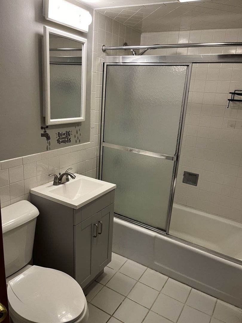 9616 W Higgins Road #2G, Rosemont, IL 60018