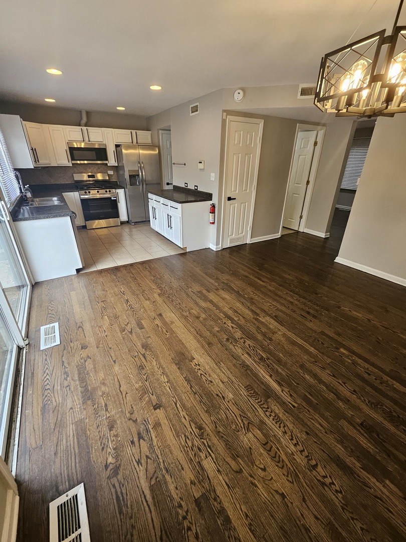 1239 SAN SIMEON Drive, Hanover Park, IL 60133