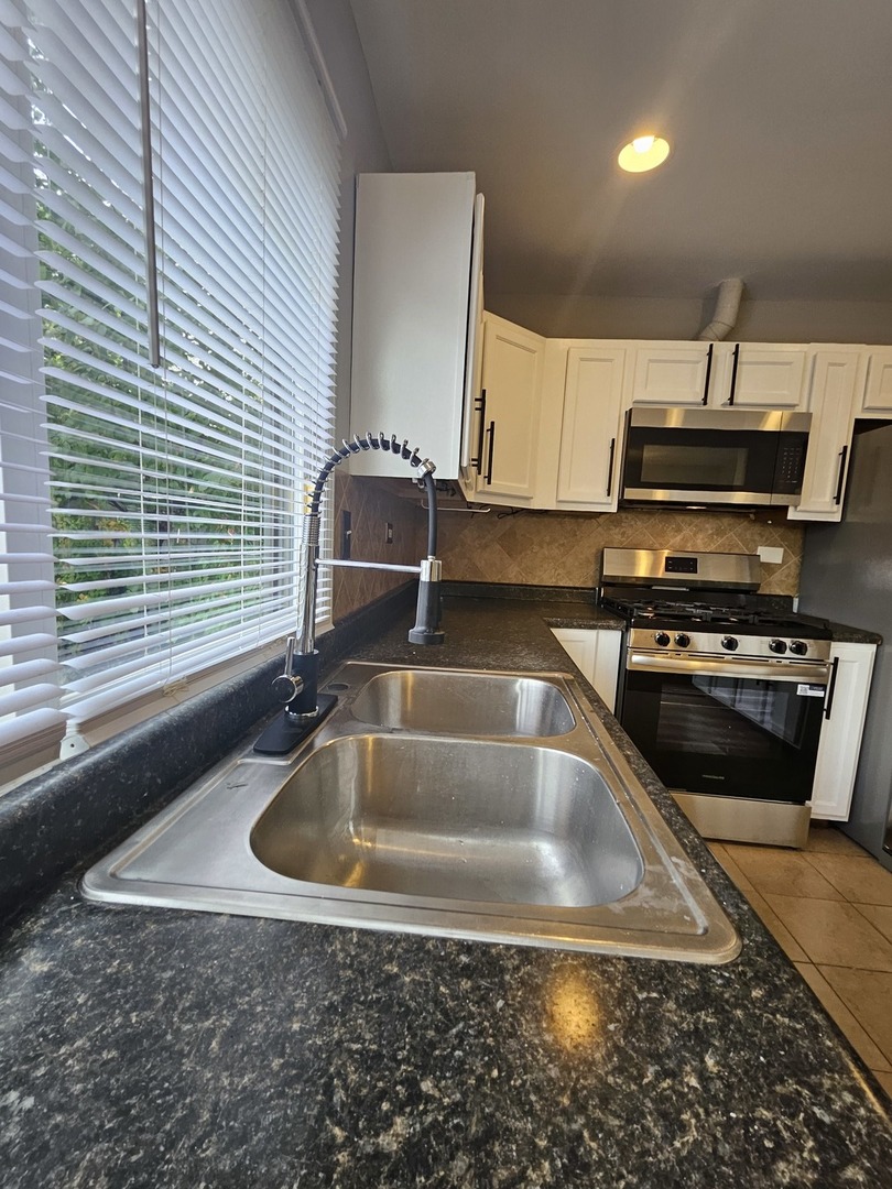 1239 SAN SIMEON Drive, Hanover Park, IL 60133