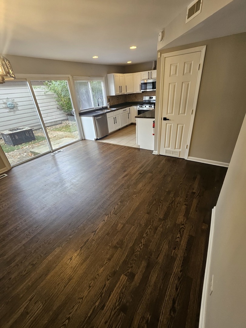 1239 SAN SIMEON Drive, Hanover Park, IL 60133