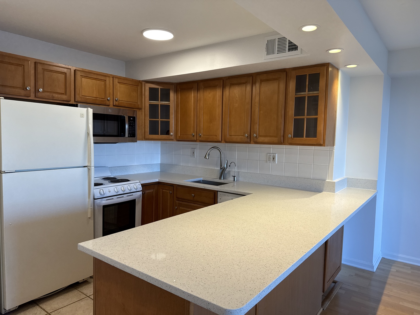 3100 N Lake Shore Drive #811, Chicago, IL 60657