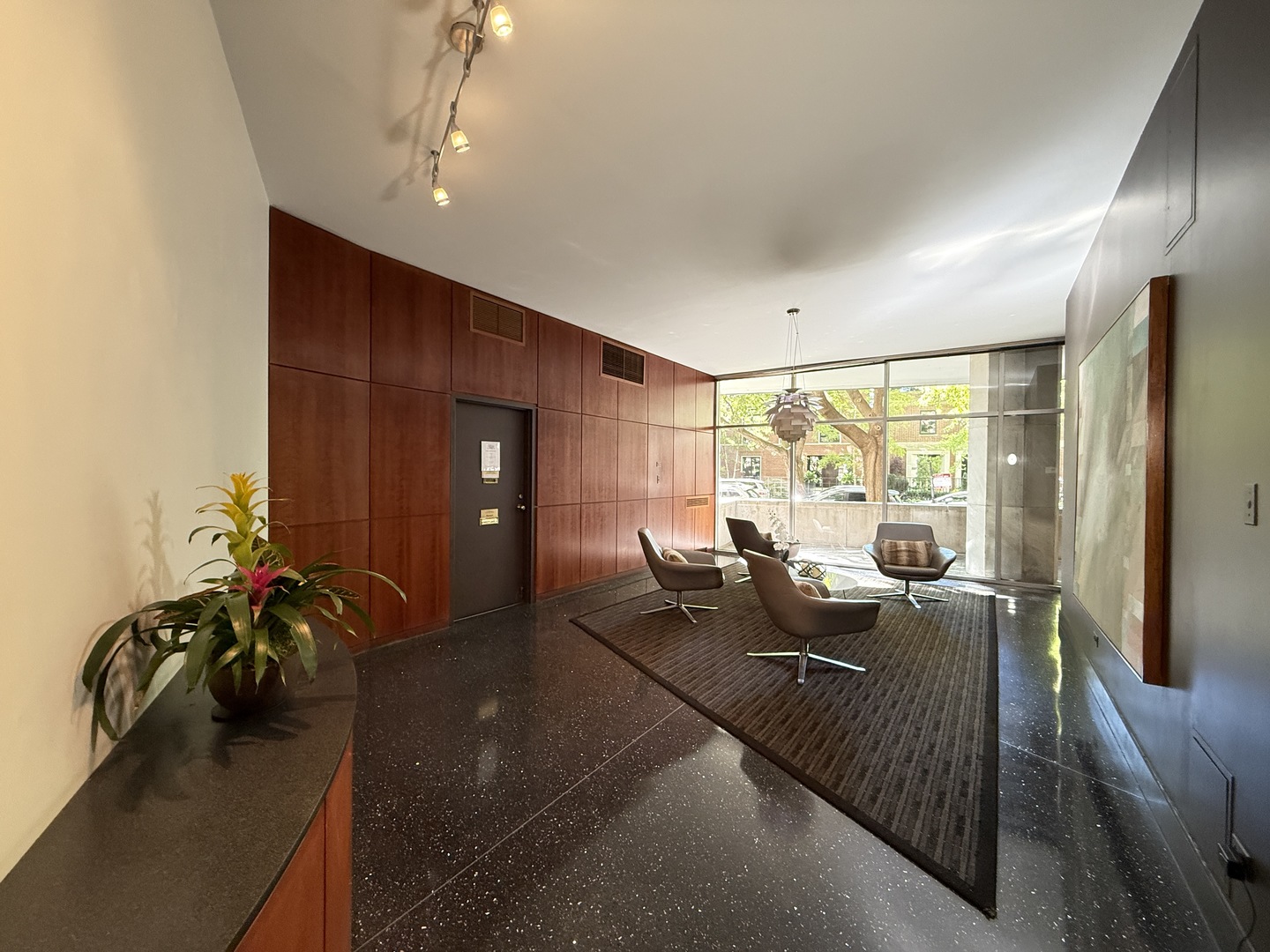 3100 N Lake Shore Drive #811, Chicago, IL 60657