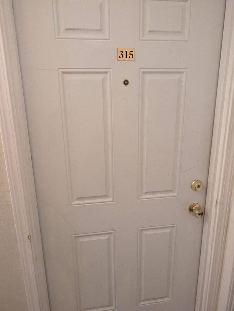 8556 W 102nd Terrace #5-315, Palos Hills, IL 60465