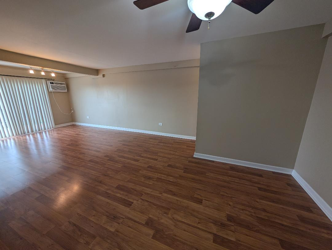 8556 W 102nd Terrace #5-315, Palos Hills, IL 60465