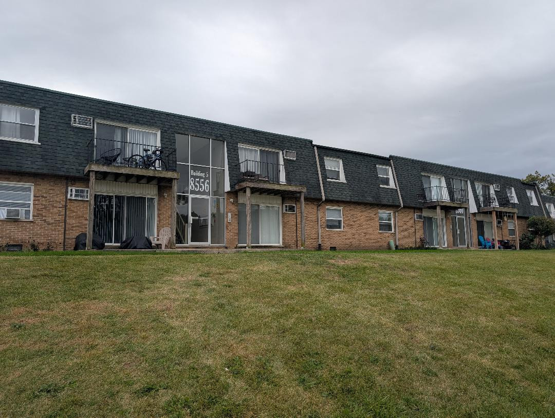 8556 W 102nd Terrace #5-315, Palos Hills, IL 60465