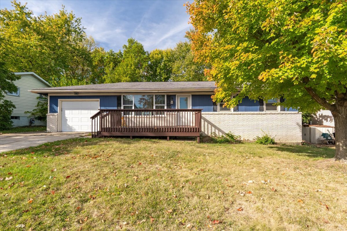 711 Lara Road, Normal, IL 61761