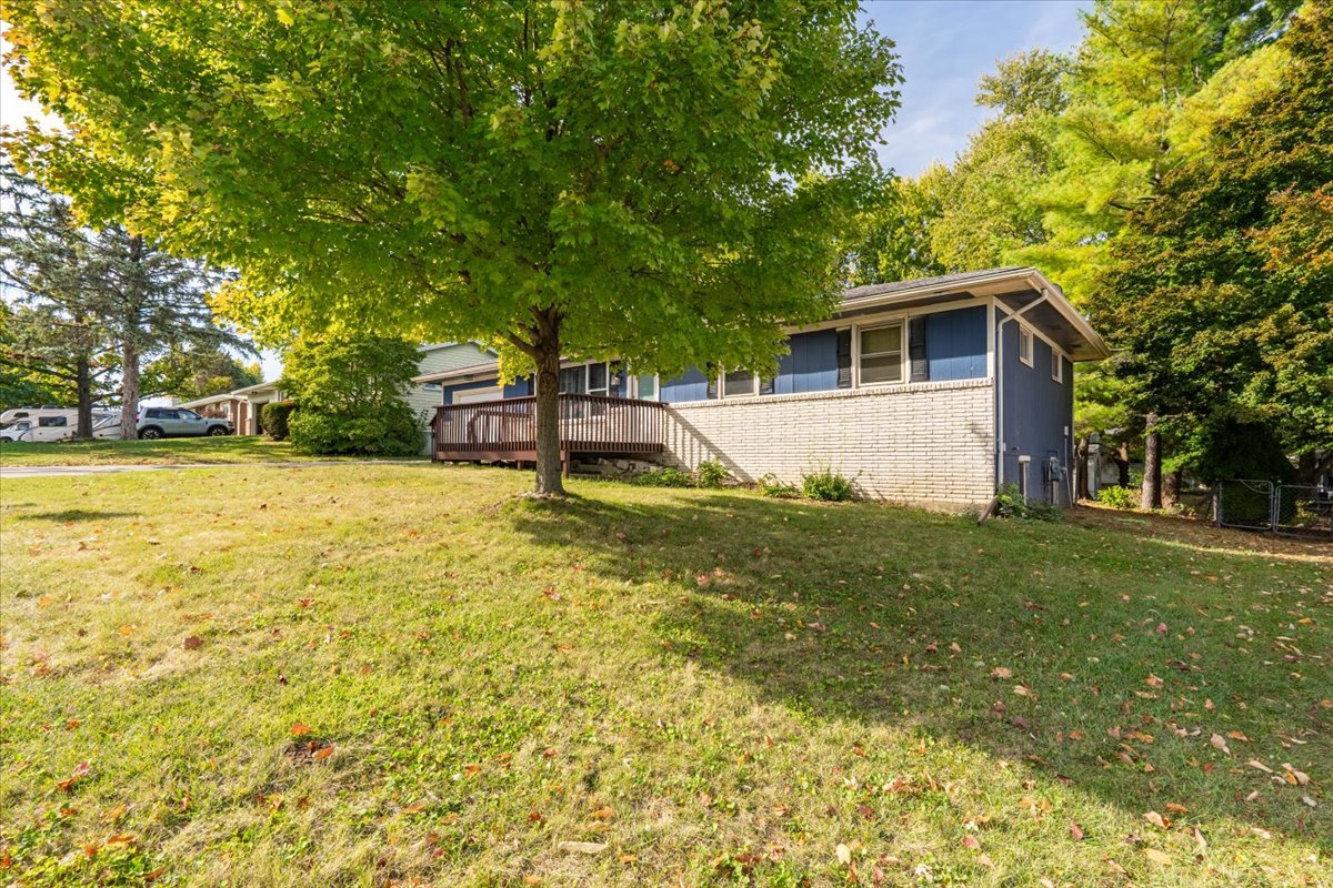 711 Lara Road, Normal, IL 61761