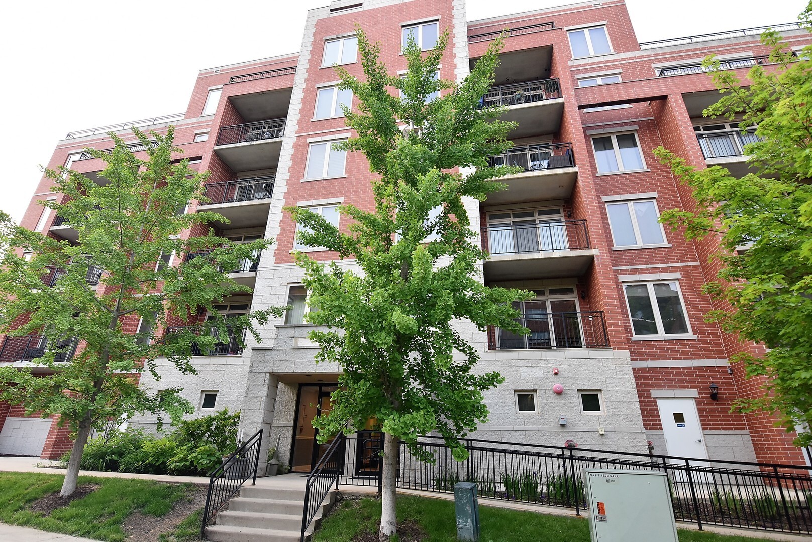 1670 MILL Street #306, Des Plaines, IL 60016