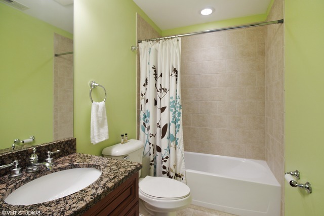 1670 MILL Street #306, Des Plaines, IL 60016