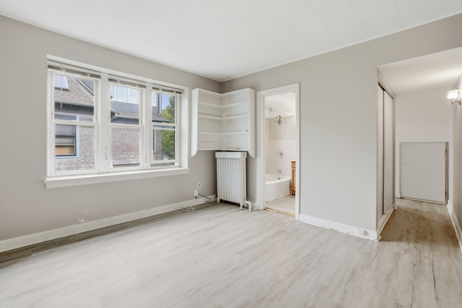 134 S Kenilworth Avenue #2N, Oak Park, IL 60302