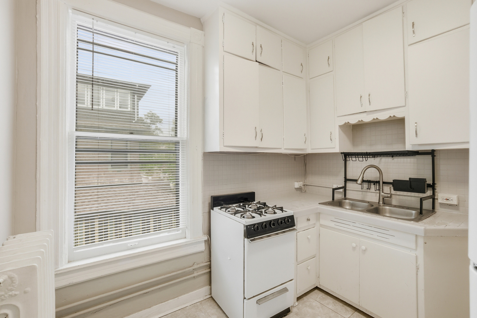 134 S Kenilworth Avenue #2N, Oak Park, IL 60302