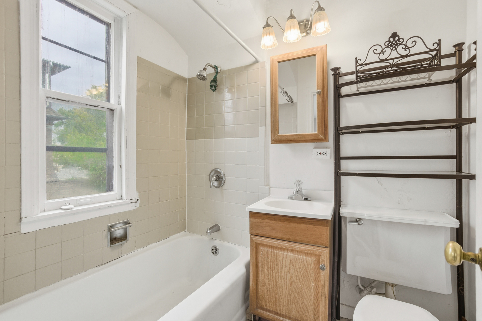 134 S Kenilworth Avenue #2N, Oak Park, IL 60302