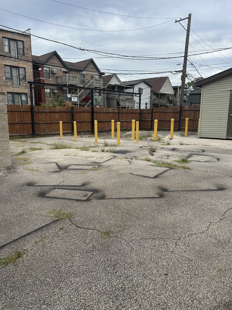 516 E 43rd Street, Chicago, IL 60653