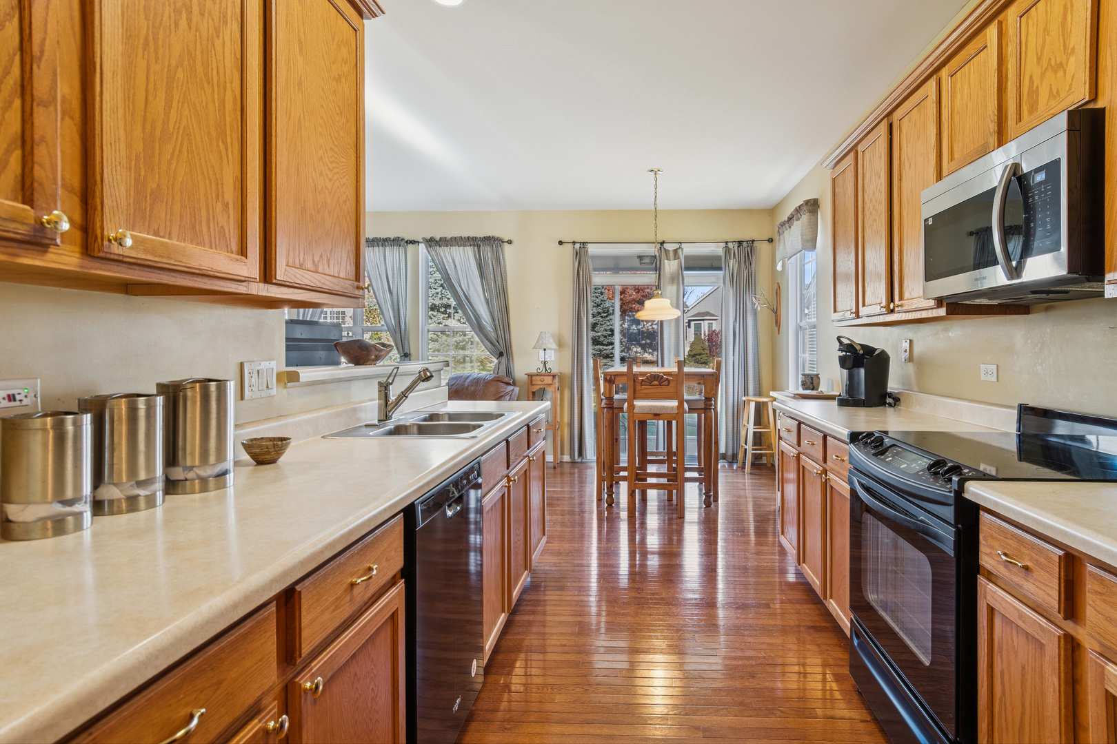 602 Clearwater Court, Oswego, IL 60543