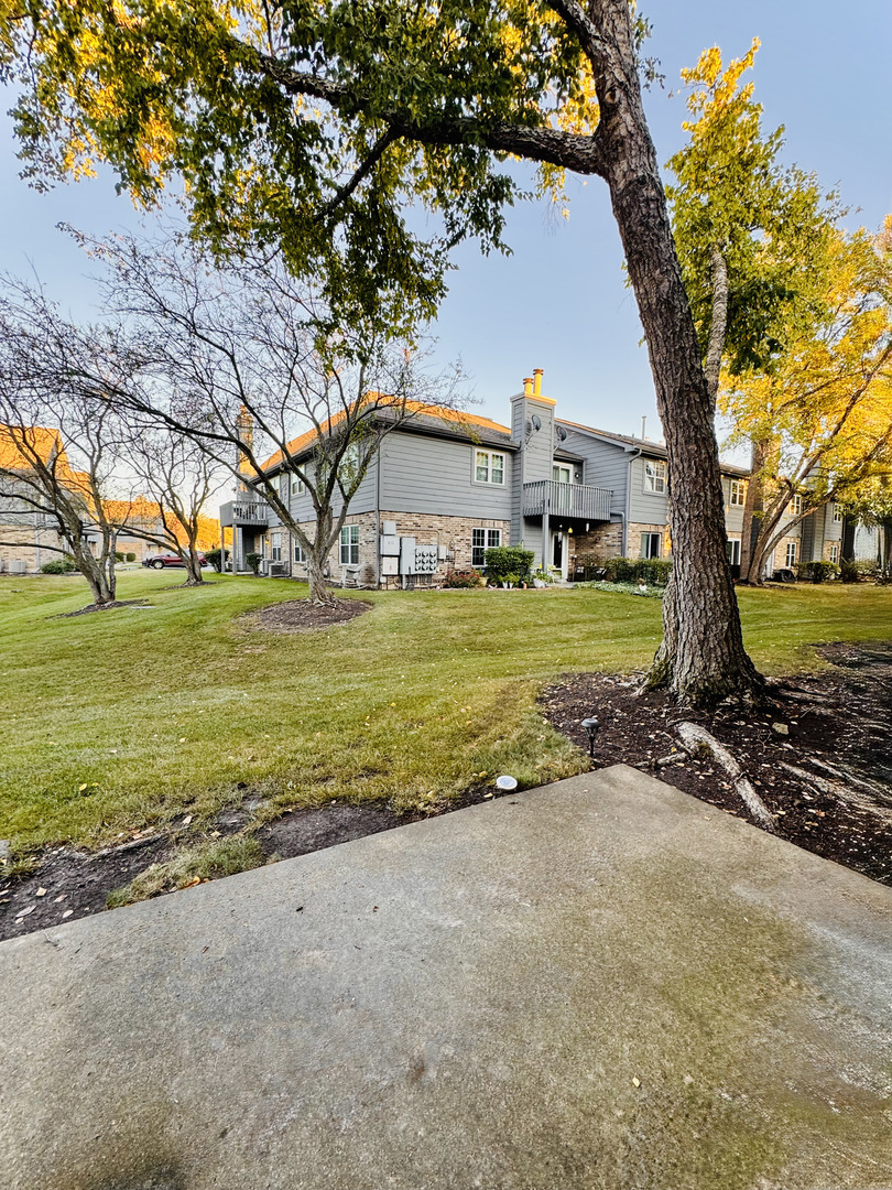 35 Foxcroft Road #115, Naperville, IL 60565