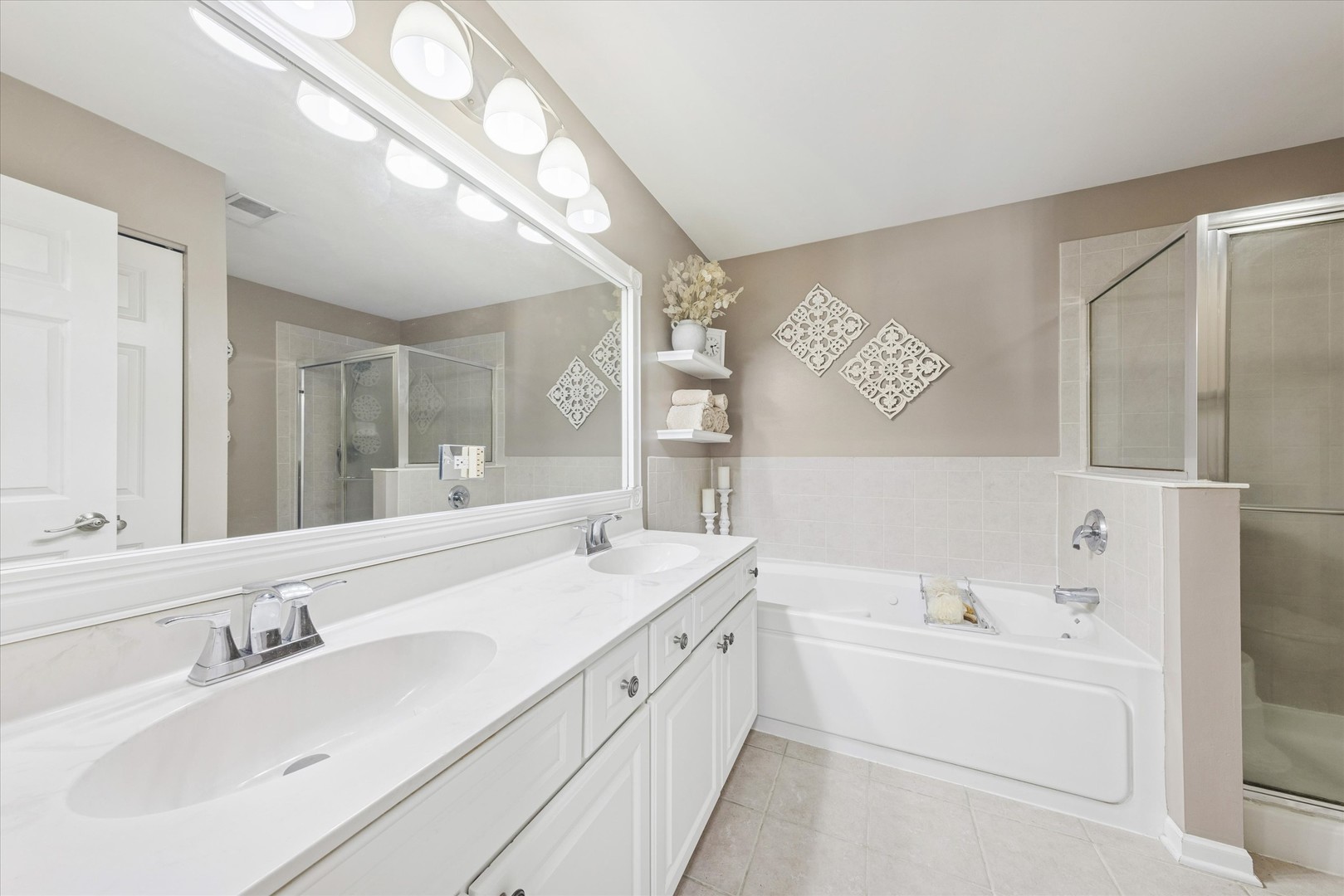 208 Belle Vue Court #A, Sugar Grove, IL 60554