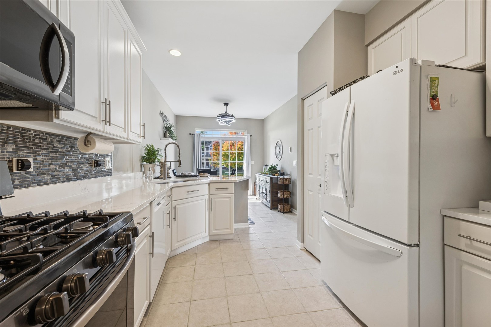 208 Belle Vue Court #A, Sugar Grove, IL 60554