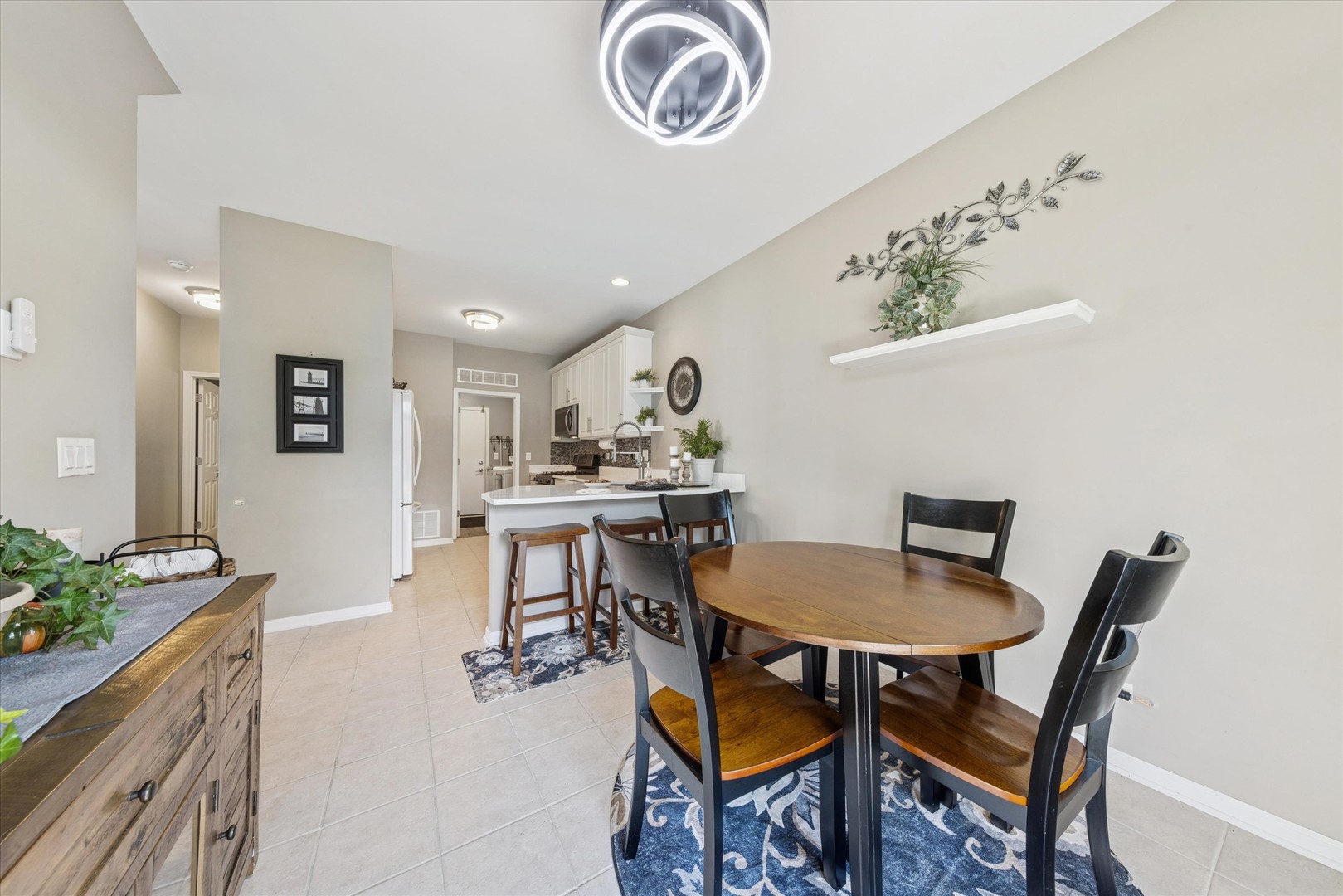 208 Belle Vue Court #A, Sugar Grove, IL 60554