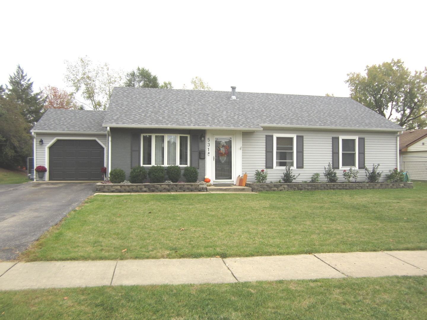 531 Parkside Circle, Streamwood, IL 60107